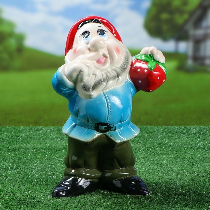 Садовая фигура "Гном с клубникой", 36 см, микс