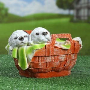 Фигурное кашпо «Щенки в бельевой корзине» 18х29 см МИКС